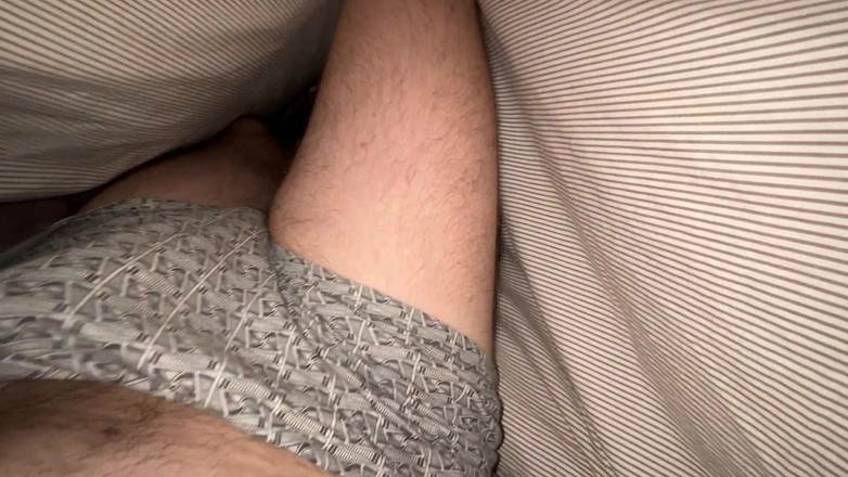 Gigi oficial: Киска этой 18-летней девушки очень тугая! Что думаешь, будет ли это стращено?