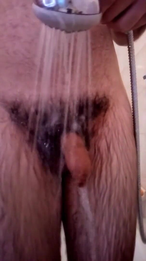 Curiossone2: Di kamar mandi 3