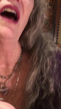 Sexy reife, heißer blowjob + schlucken beim dildoreiten! Maxxximummilf