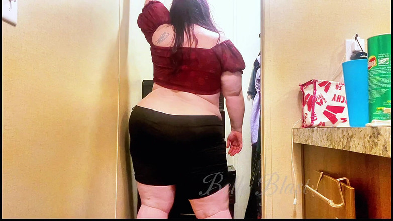 BellaBlast: 屁股能量跳舞像没有人在看，屁股放屁！