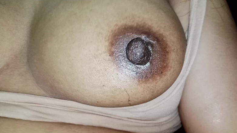 Netu: Dildo anale e fisting anale in rossa Sarree