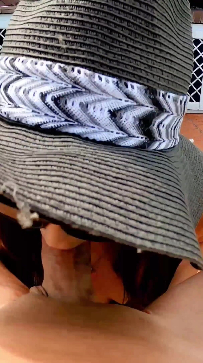 April BigAss: Rooftop POV Blowjob in Broad Daylight