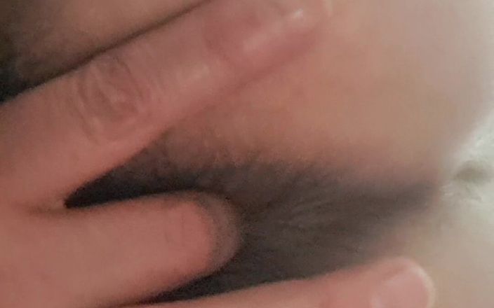 Mommy big hairy pussy: 继母被干的屁股