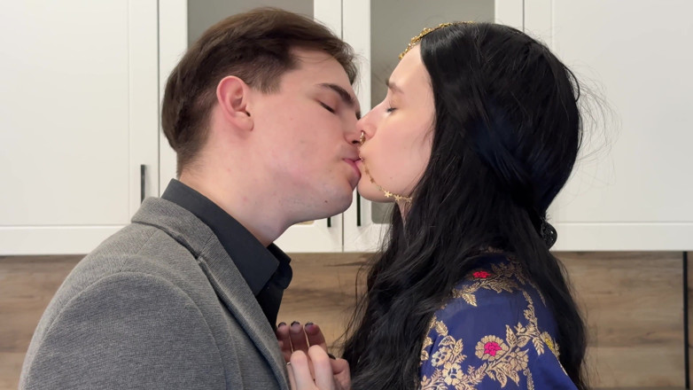 HannahKim: Sex dur cu o fată indiană, a fost o curvă...