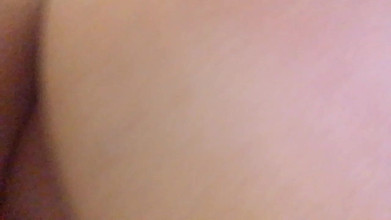 Angie-008: Me Siento Caliente