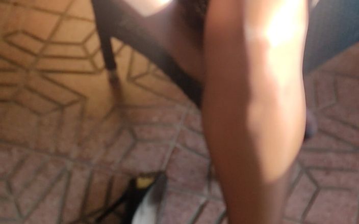 Coryna nylon: Stoking ketat dan matahari untuk kakiku