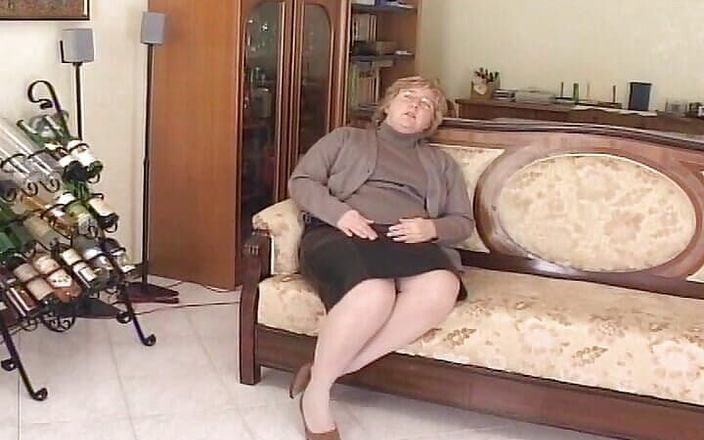 Filles Francaises: Bionda donnona bianca matura francese scopata fino a sborrata