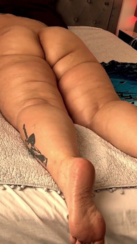 Gruba dziwka Teściowa przyjmuje zamaskowany BBC BBW Slayer. Hot Ass MILF Przygotowuje się na BBC Fresh Out the Shower