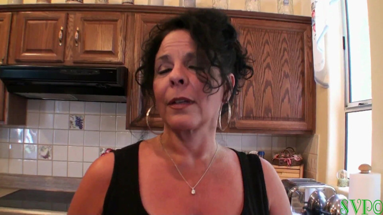 Nasty grannies: GILF cougar bercakap seks dengan cucu tiri Bab 1