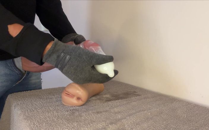 Greedy truck: Super Cane - un grosso cazzo con 29 centimetri sborra ininterrottamente.