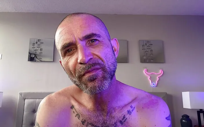 Bradley K Savage: Daddy's Going to Blow You up Like a Balloon