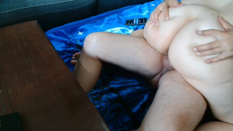 Bellaboo: Tombul anne yarağa biniyor