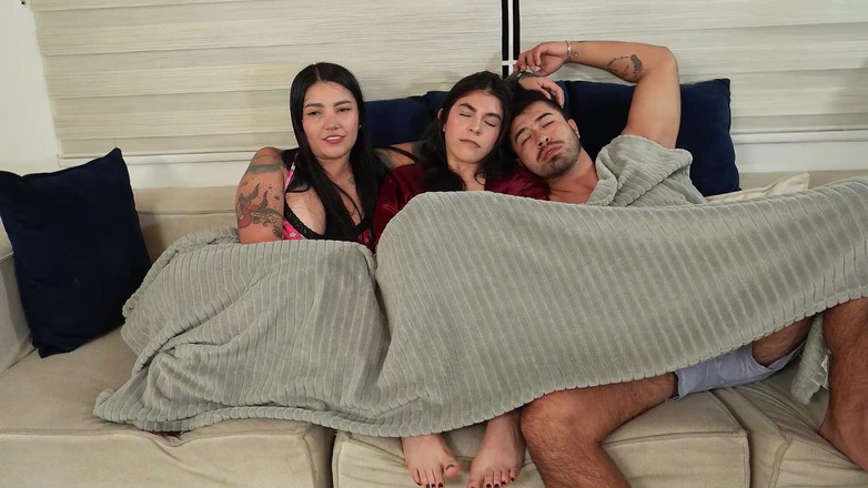 La Rola: 우리는 내 여자친구가 내 형수와 섹스할 거라는 사실을 이용한다