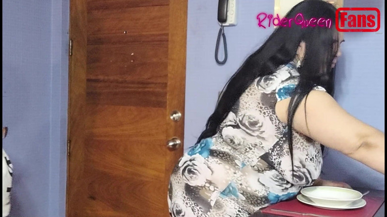 Riderqueen: prashanskon ke lie vidiyo; Riderqueen kichan phantaasi