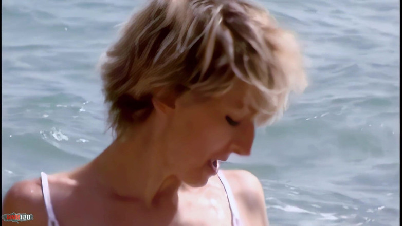 MMM100: Estelle- Clark: yaşlı sarışın oynuyor