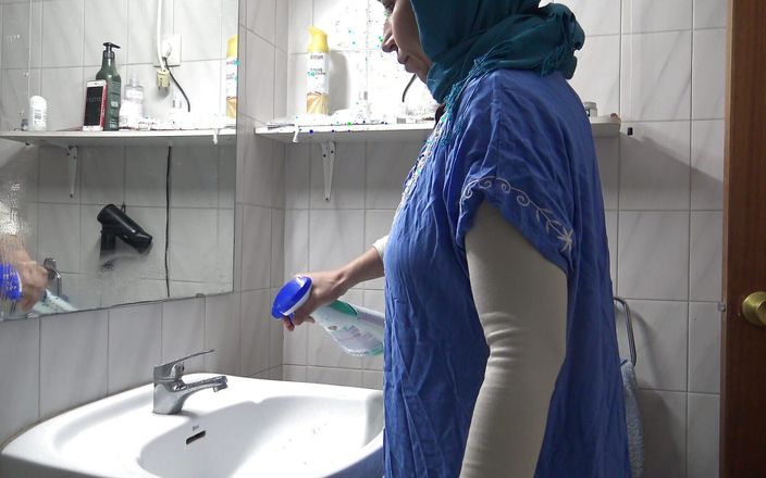 Souzan Halabi: Syrische vluchtelingen schoonmaakmeid laat Duitse baas in haar vagina klaarkomen