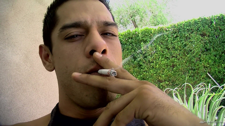 Boys Smoking: Hung Bobby Hart chainin venku