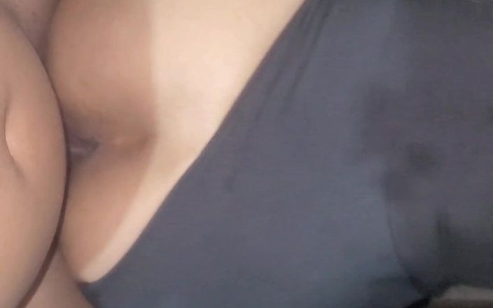 anal_queen_amateur: Ateşli orta yaşlı seksi kadın çok yüksek sesle vajinal osuruyor