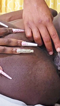 Mz spit queen si gadis beruntung - si cewek jalang kulit hitam ini telan banyak banget sperma