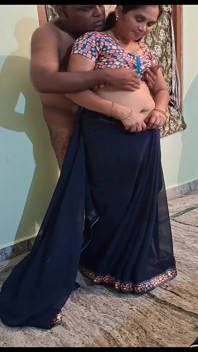Wife in Saree Sex with Neighbour