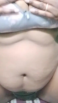 Desi bhabi fingert sich selbst
