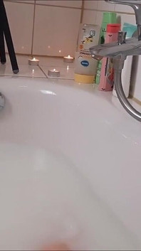 Maukah kamu berenang bersamaku?