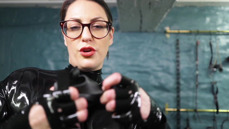 Countess diamond: Gas Mask Respirator Breath Play - Complete Femdom Control