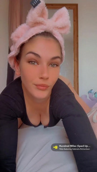 Puoi Semplicemente Guardarmi. Oppure Puoi Anche Iscriverti E Inviare Un Messaggio Privato