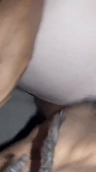 PAWG Bent, dass der arsch vornüber ist, um sich diesem bbc doggystyle und creampie zu unterwerfen