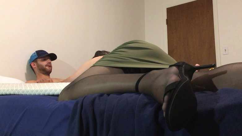 Jake Grand the man: Sexy mexický crossdresser ošukaný a kouřící - kompilace 4