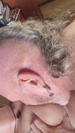 Lujuriosos: Můj Mohican je závislý na mých kozách !!