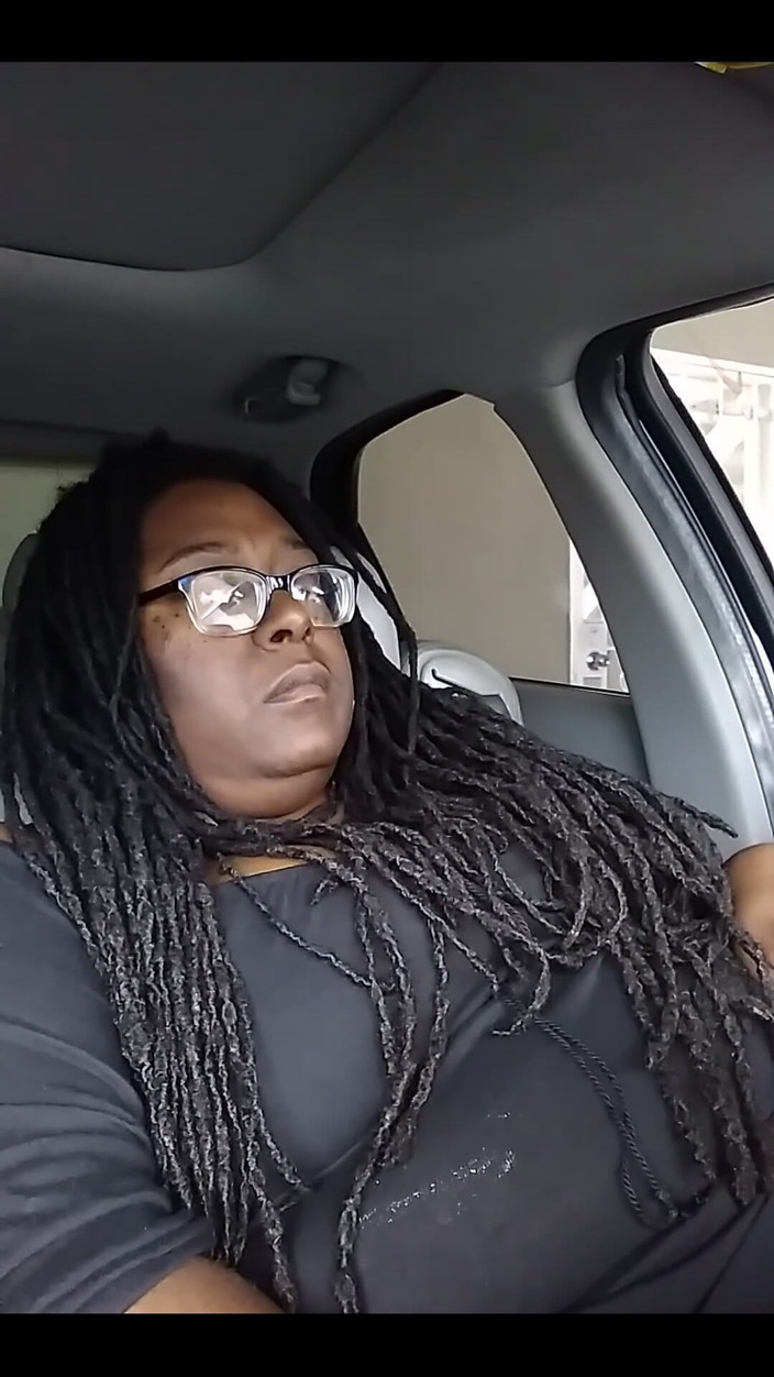 His Queen Suga: Giải nén trong xe hơi