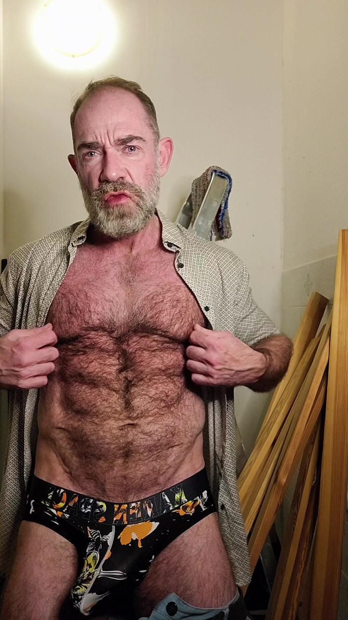JackvanDean: Hairy Dilf Gets Caught Wanking