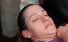 Mai multă acțiune facială dublă amatoare cu înregistrare de acasă