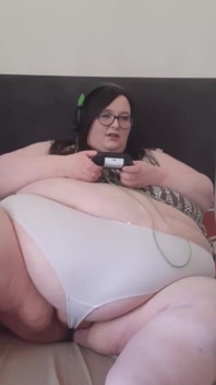 Ssbbw oyuncu gür kullanarak tanga içine boşalıyor
