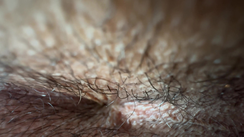 Dyavol: Klein mensje probeert mijn anus binnen te dringen