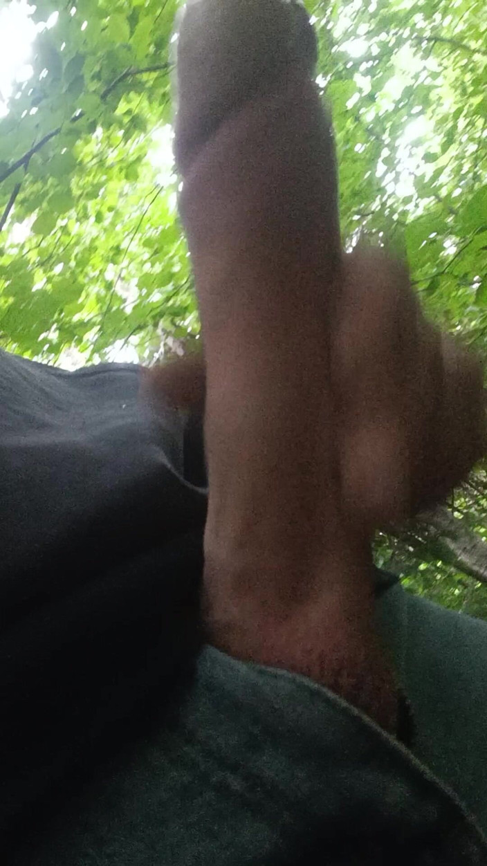 Chulio: Cumshot vid busshållplatsen