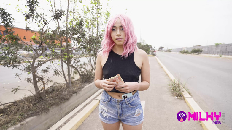 Milky Peru: サーシャはパーティーエンターテイナーであり、ペルーはホットな課題を満たしています