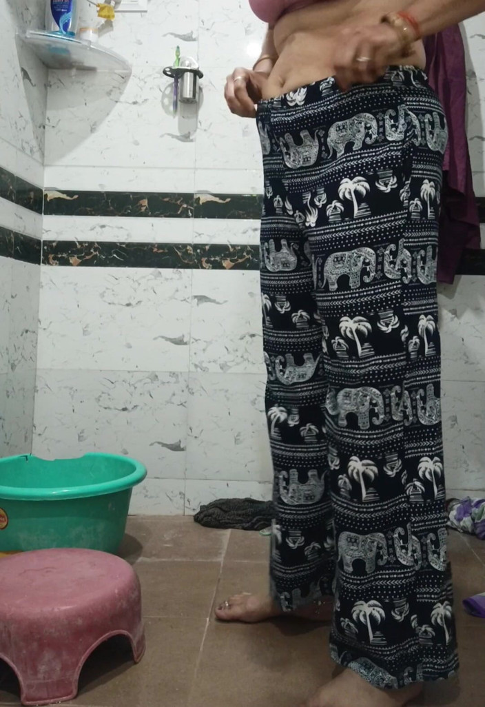 Priyahot77: Priya Bhabi stor röv sexig kropp video shoot