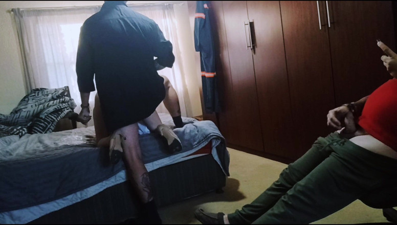 Mysticbabe8: 新しい隣人と彼の友人に会い、私たちは3Pをしました