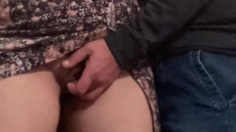 PriyaNaavya: Pleurage!!! Un inconnu me caresse la chatte dans le train