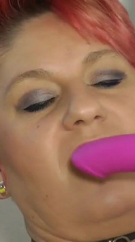 Annadevot - Dildofun in calze di lattice