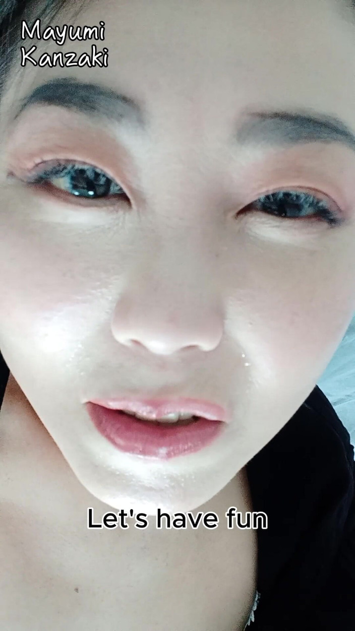 Mayumi Kanzaki: A Japanese Wife Talks to You
