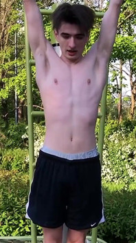 Der typ wichst nach dem training