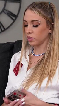 Stiefzussen Laya en Khloe delen Olivers harde lul totdat ze allemaal hard klaarkomen