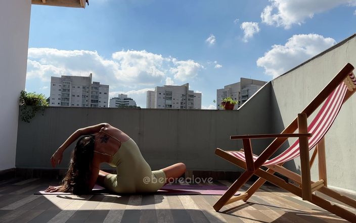 berorealove: Mi estendevo sotto il sole del mattino, avvolto di calma,...