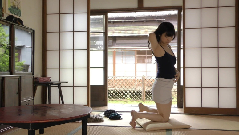 Vulture: Una joven esposa que se casó en el campo es...