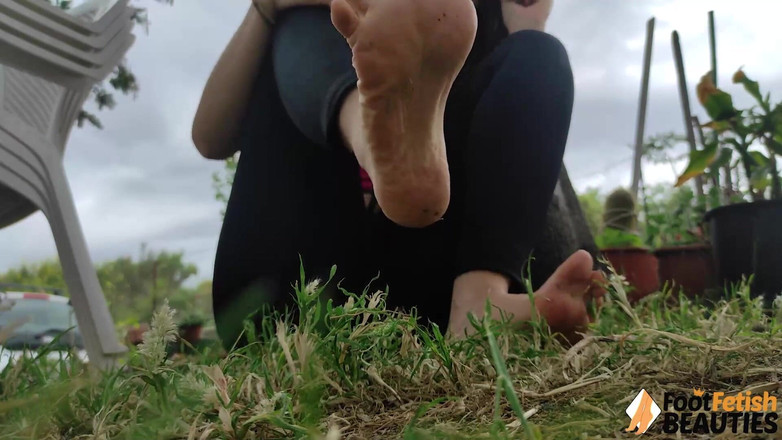 Foot Fetish HD: Сексуальная тренер Вале Ровски показывает нам, как оставаться в форме