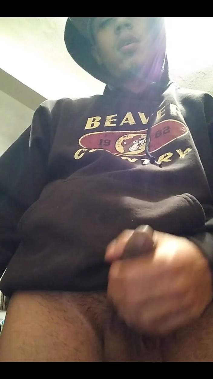 AlexAlejandro13: Pris dans une galerie