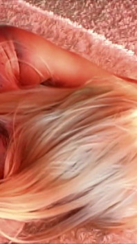 Goldilocks - Molly Ray Footjob & Bắn tinh lên mặt